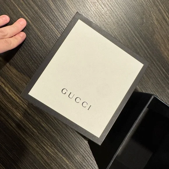 Gucci G-Timeless analog quartz Calfskin Leather strap men watch - Picture 7 of 8